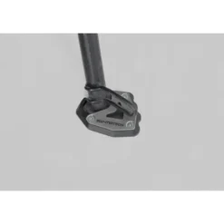 Base maggiorata per cavalletto laterale Nero/Argento. Triumph Trident 660 (21-).