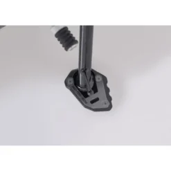 Base maggiorata per cavalletto laterale Sw-Motech Nero/Argento. Triumph Speed ??400/Scrambler 400X.