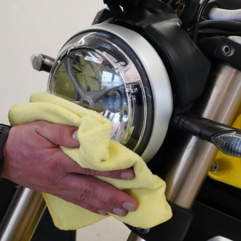 Detergente Nanotecnologico per la Preparazione di Superfici Lisce e Metalli Nano+ Fast Cleaner 100ml