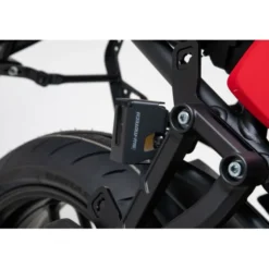 Protezione serbatoio liquido dei freni Nero. Yamaha Tracer 9 (20-).